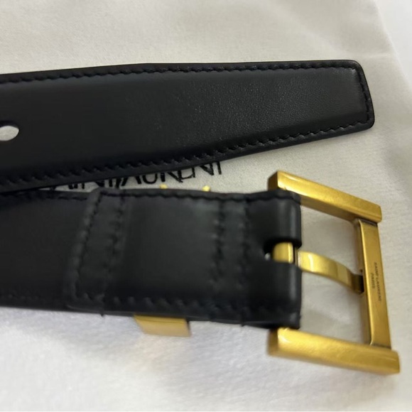Yves Saint Laurent Elegant Black Belt with Gold Accents - Picture 6 of 6